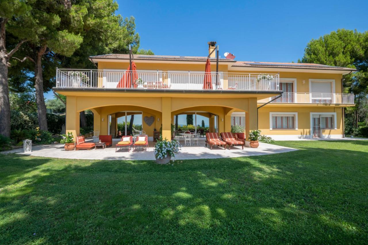 Tra Gli Alberi E Il Mare Bed & Breakfast Sirolo Luaran gambar