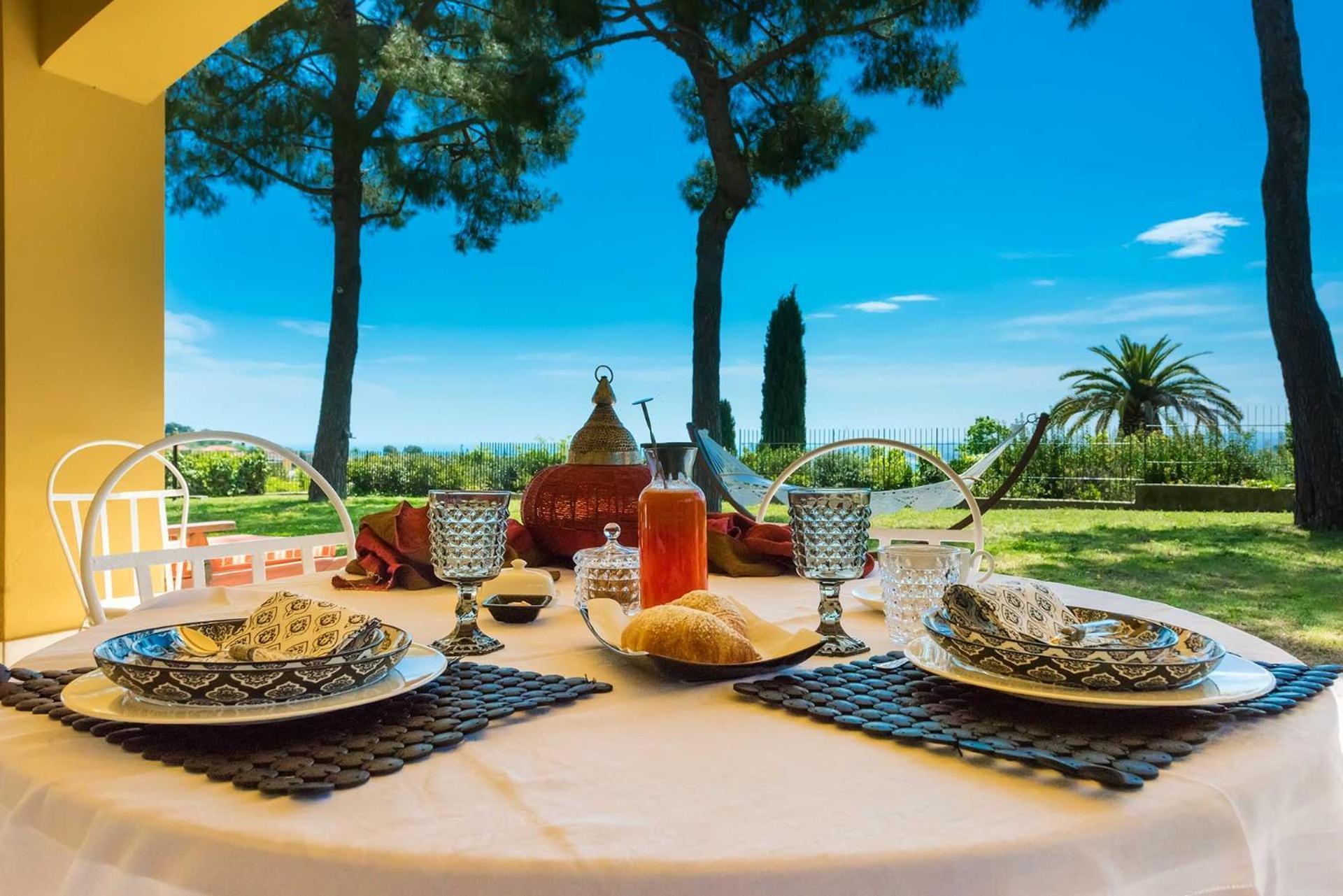 Tra Gli Alberi E Il Mare Bed & Breakfast Sirolo Bilik gambar