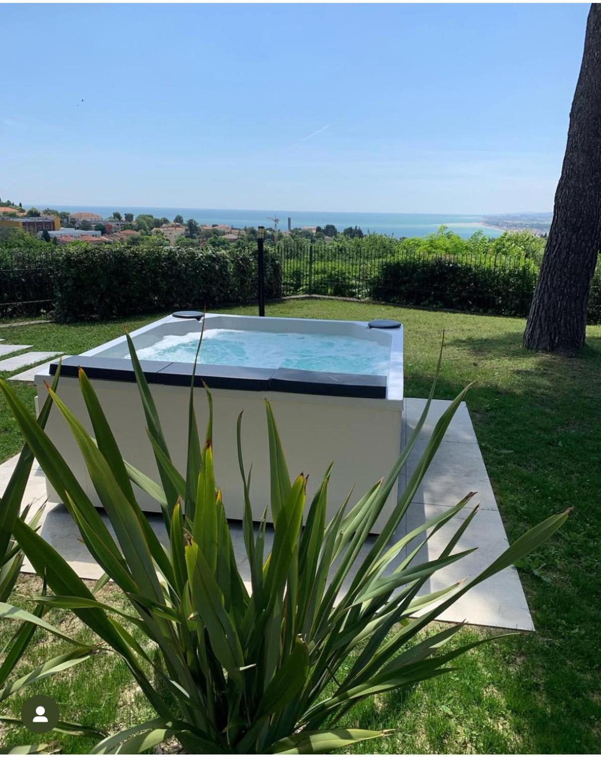 Tra Gli Alberi E Il Mare Bed & Breakfast Sirolo Luaran gambar
